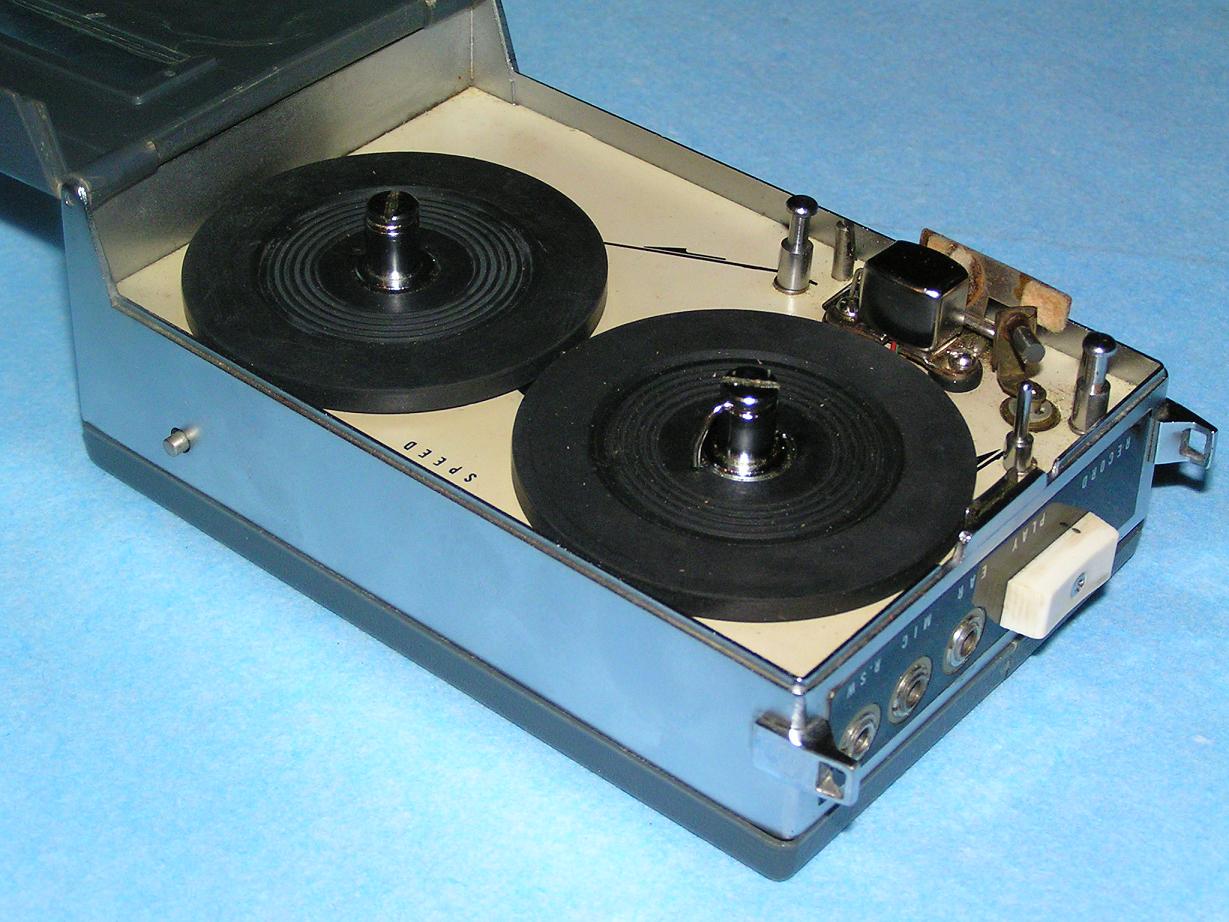 Vintage Technics. Pocket Corder Sanyo MC-2